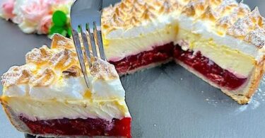 Himmelstorte mit Sauerkirschen: Ein himmlisches Rezept in nur 30 Minuten