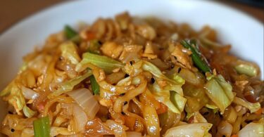 🍜 Chinakohl-Nudel-Pfanne – Asiatisch, einfach & unglaublich lecker!