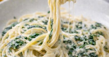 Pasta mit Ricotta & Spinat – in nur 15 Minuten fertig!