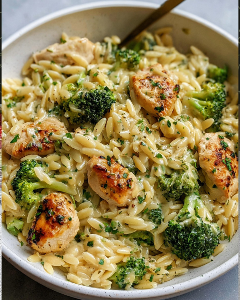 Hähnchen-Orzo-Pfanne mit Brokkoli – einfaches Rezept